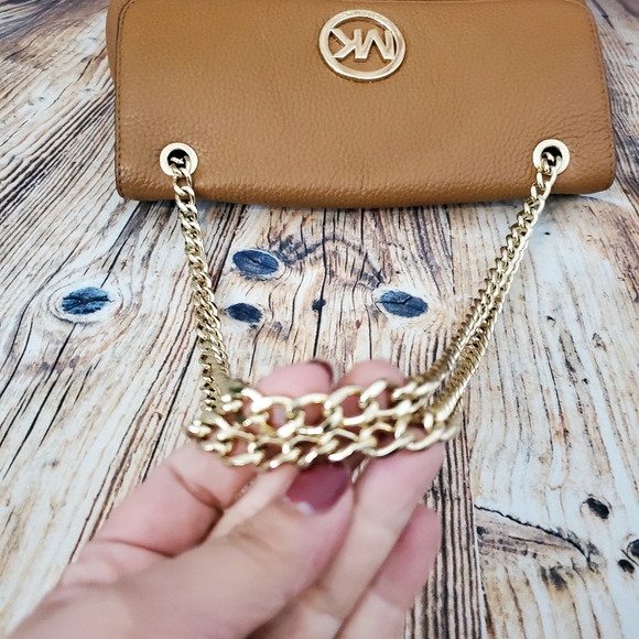 Michael Kors Fulton Small Chain Bag - Picture 11 of 13